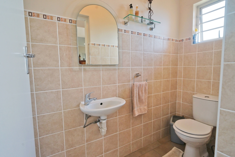 4 Bedroom Property for Sale in Kidds Beach Eastern Cape